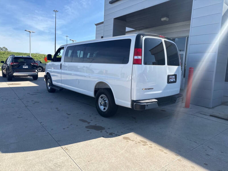 chevrolet express passenger 2025 1GAZGPFP7S1226798 image chevrolet express passenger 2025 1GAZGPFP7S1226798 image